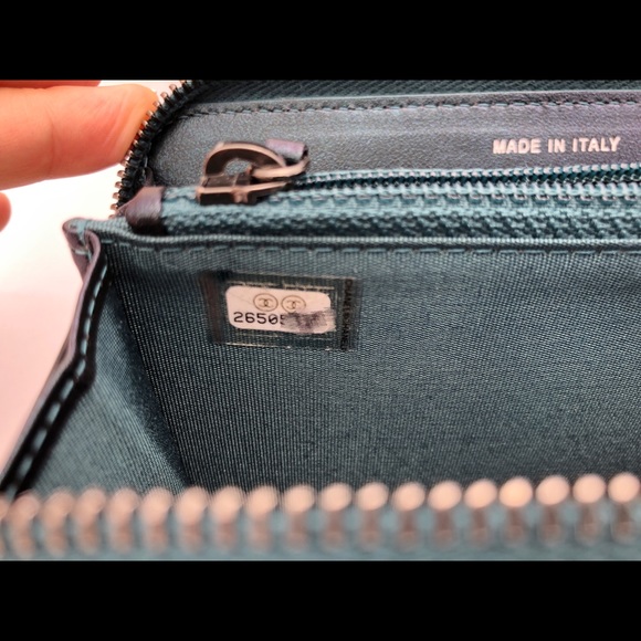 ‼️LAST1 Chanel Wallet iridescent rainbow hardware - Picture 7 of 8